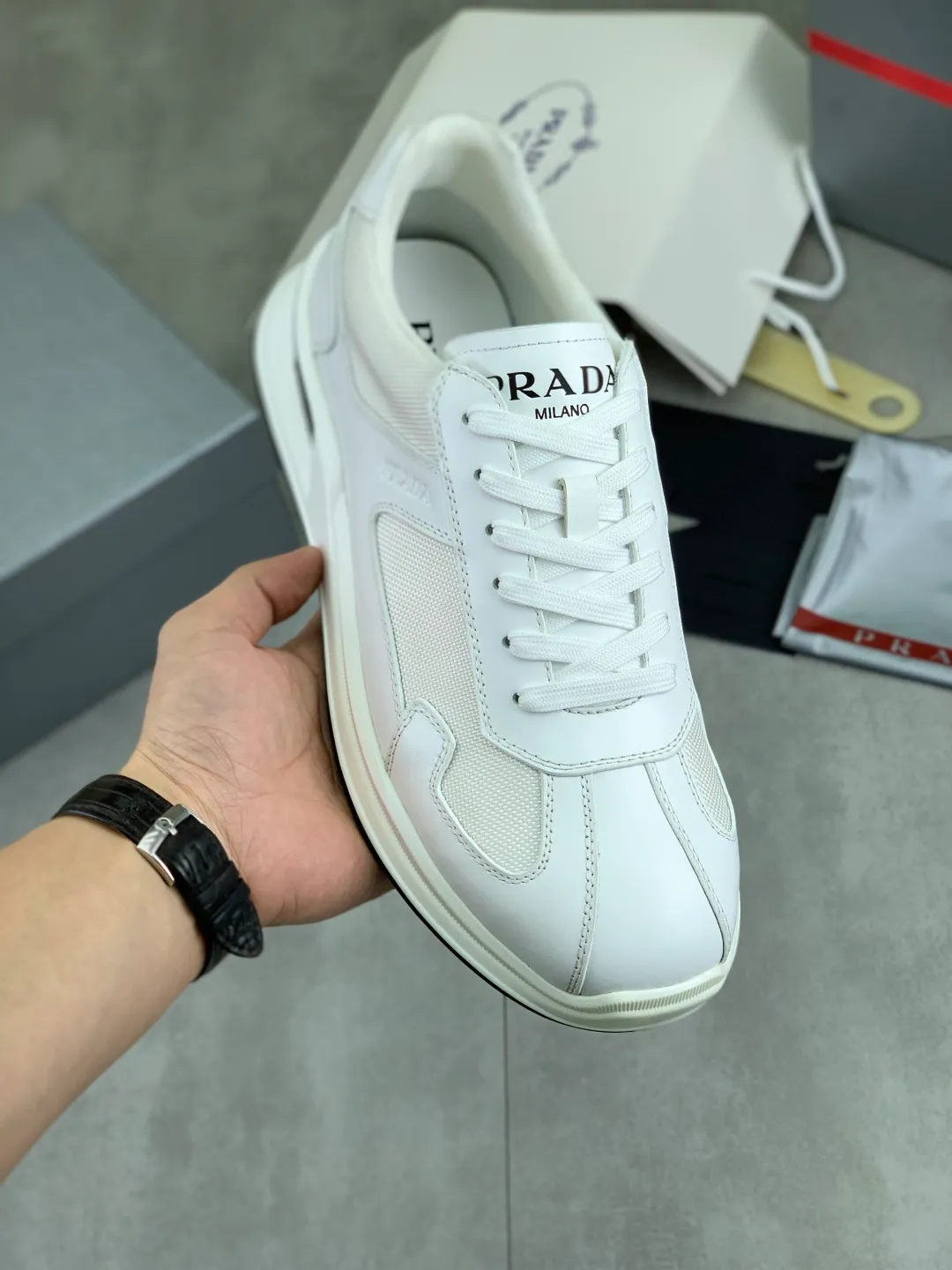 Men's Men's Shoes 💰P600 💰【New Style】 The latest model of high-quality PRADA classic men's shoes has been launched on the official website at a 1:1 replica, synchronized in Hong Kong and on the same catwalk; all made of calfskin➕imported cowhide lining, 🍡🍡original rubber outsole, non-slip and wear-resistant; comfortable on the feet, attractive style, fine workmanship, and simple and neat shoe lasts, highlighting a man's courage and toughness, 👍size 38 to 44 (45 can be customized) black White color🉑️choose